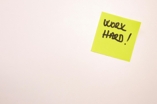 work hard: omdenken werkdruk
